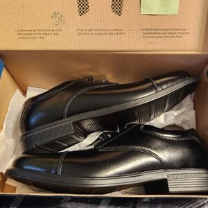 Men's Black Pair of Dress Shoes, size 9 M (US), UK 8, EUR 42, style "VLAD"